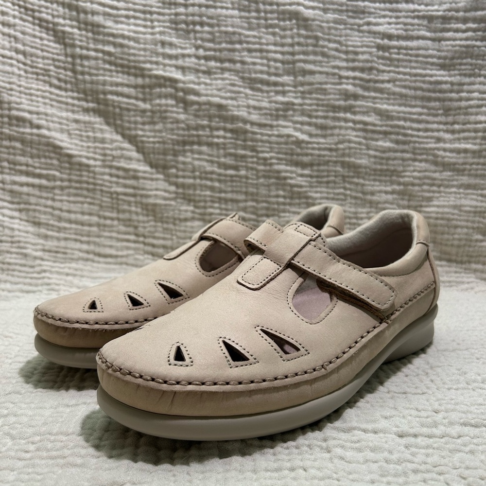 Women’s SAS “Roamer” loafers in color Linen